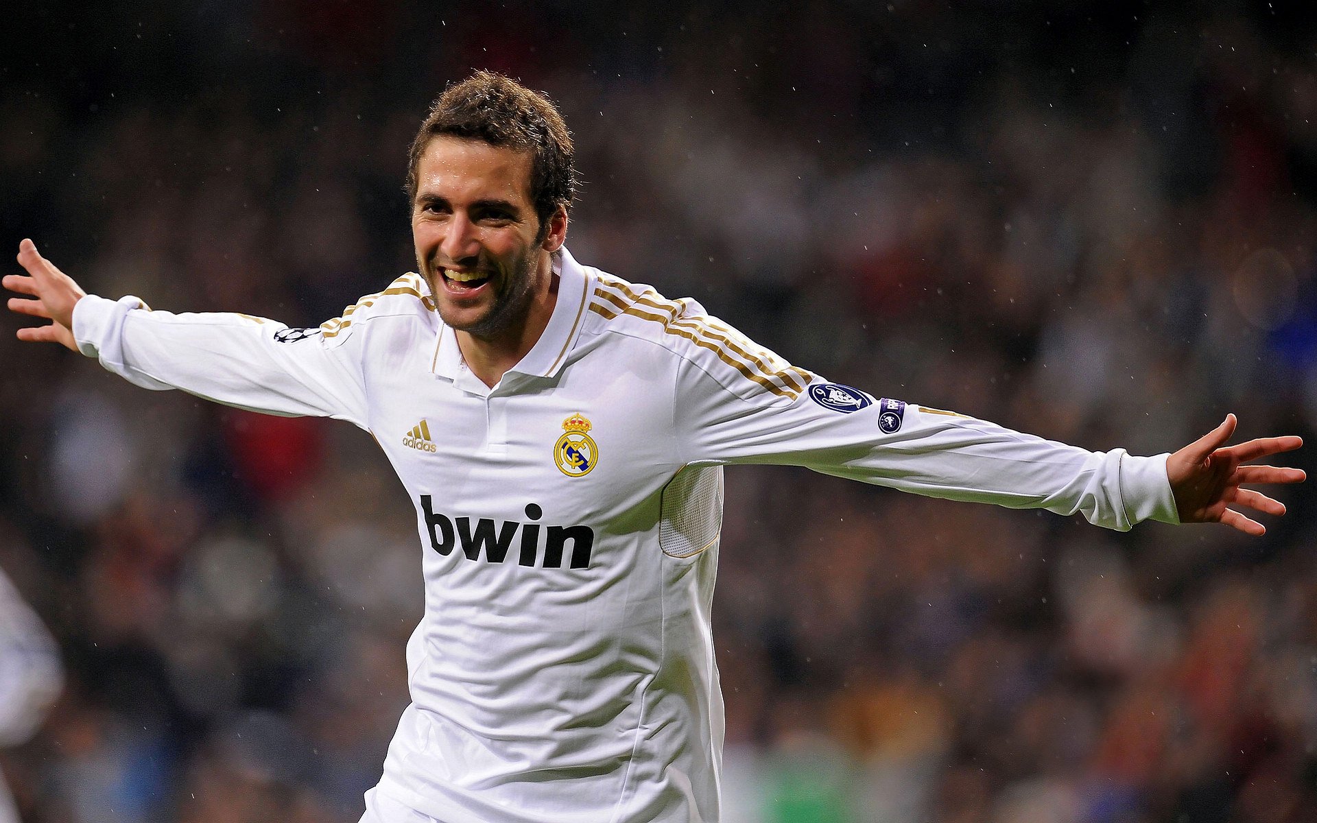 青训体系助力中国足球崛起，年轻球员闪耀职业赛场_b体育下载